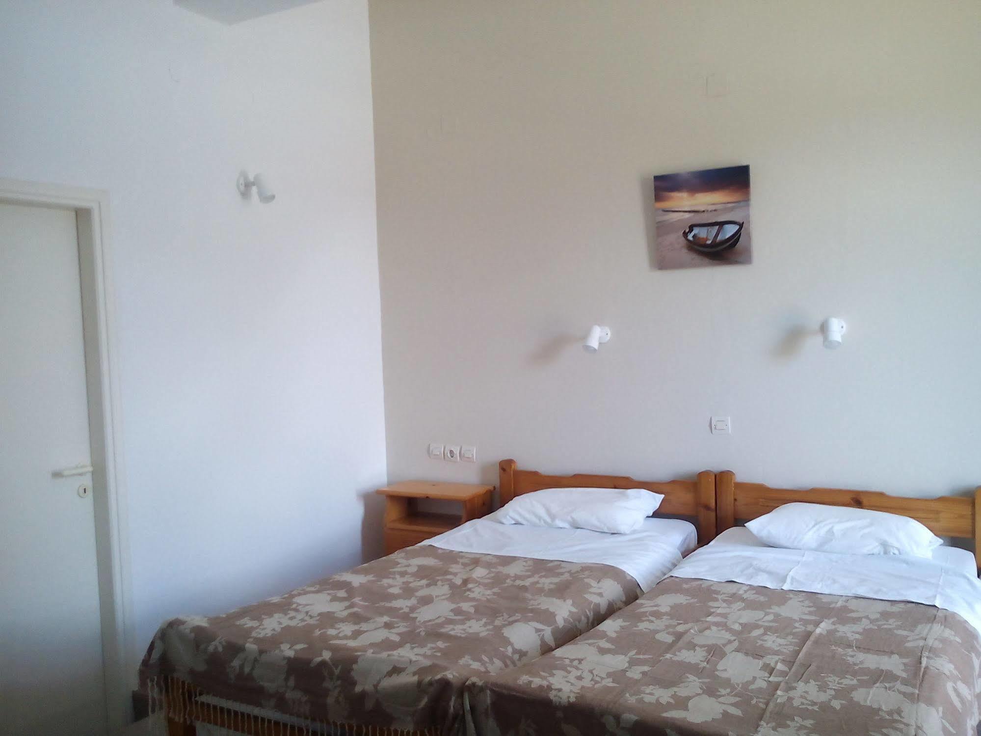 Dimitra Apartments Goúves Eksteriør bilde