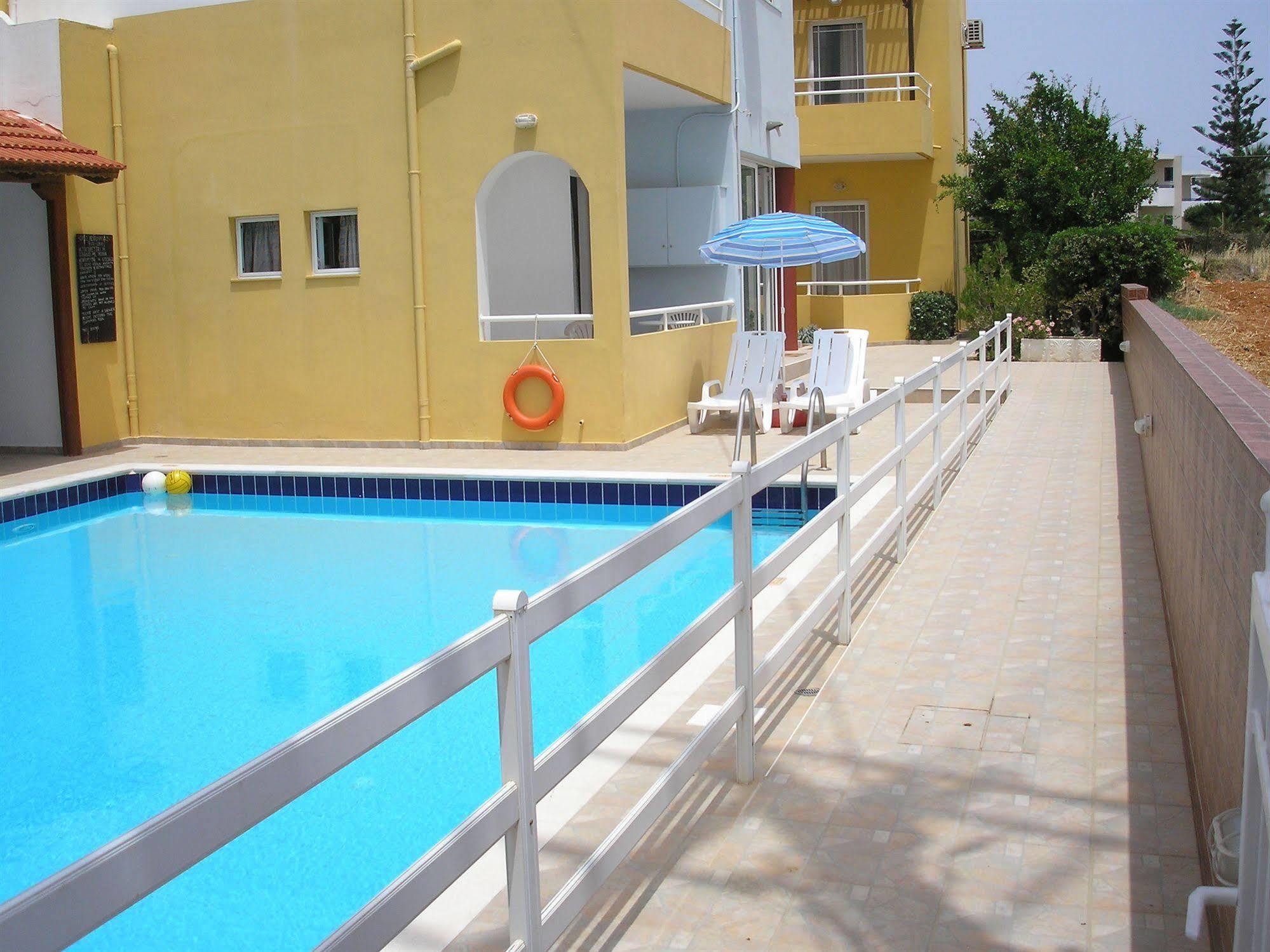 Dimitra Apartments Goúves Eksteriør bilde
