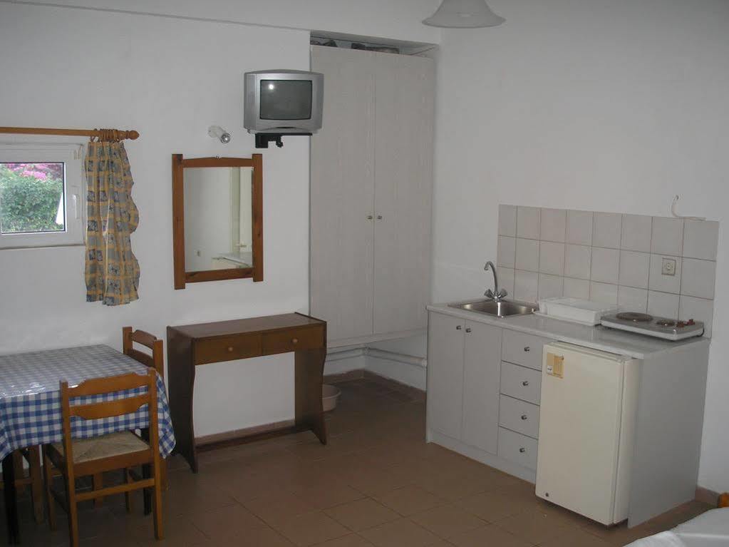 Dimitra Apartments Goúves Eksteriør bilde